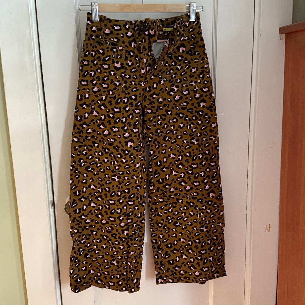 Anthropologie Colette petite leopard print ponte cropped pants